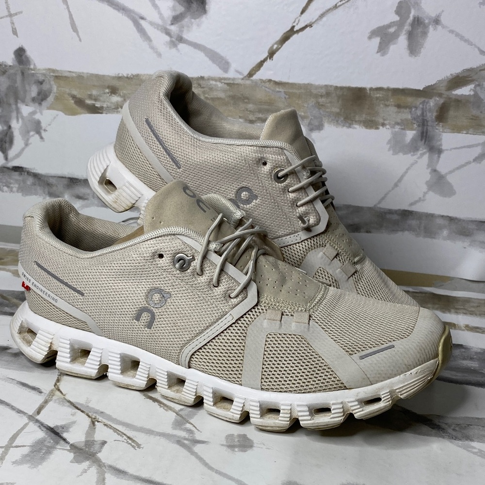 On Running Cloud 6 Sneakers